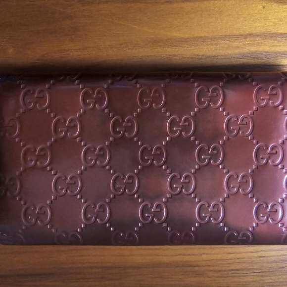 Authentic Gucci Wallet - Picture 5 of 13